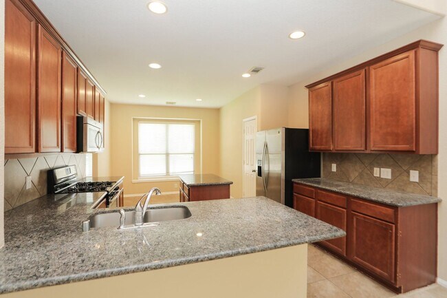 Building Photo - For Lease | 4 Bed, 2.5 Bath | 2,587 Sq Ft ...