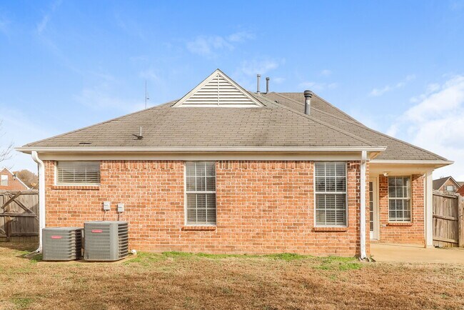 Building Photo - 5871 Carrel Cove