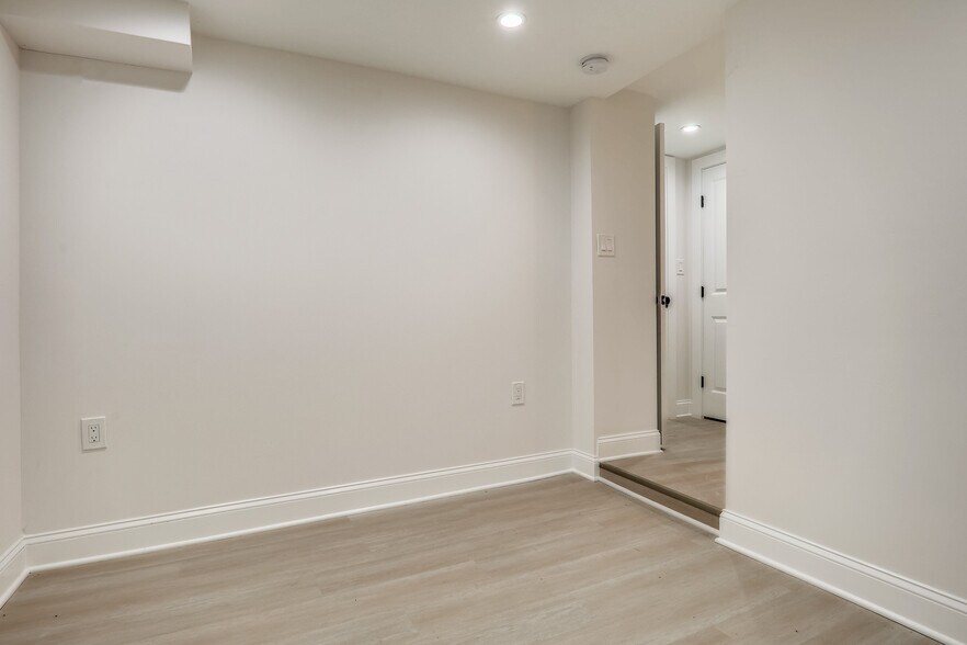 Building Photo - 1600 Trinidad Ave NE