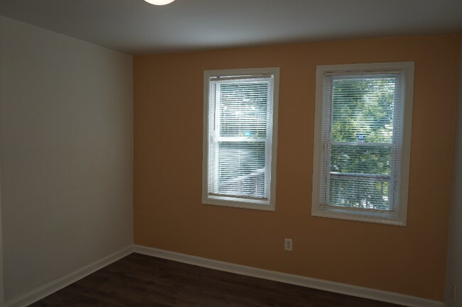 Building Photo - 3006 Sollers Point Rd