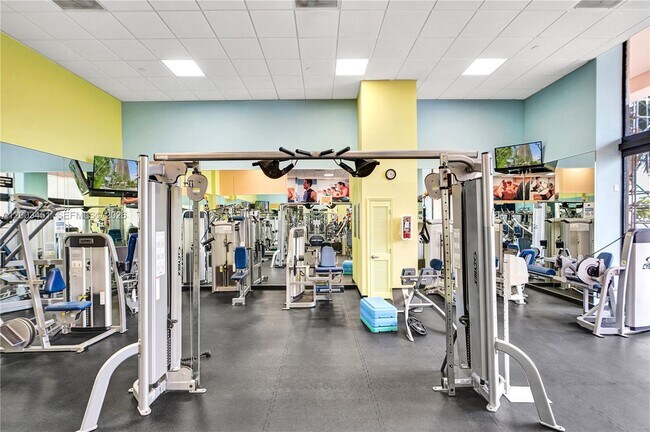 Building Photo - 19667 Turnberry Way