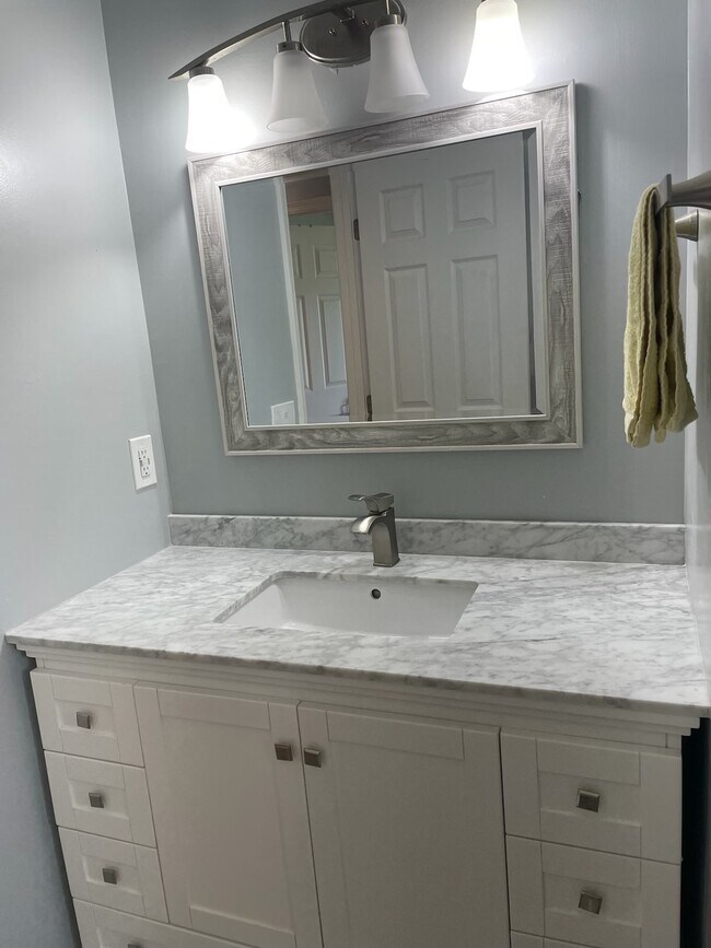 Building Photo - 9212 Lapp Rd