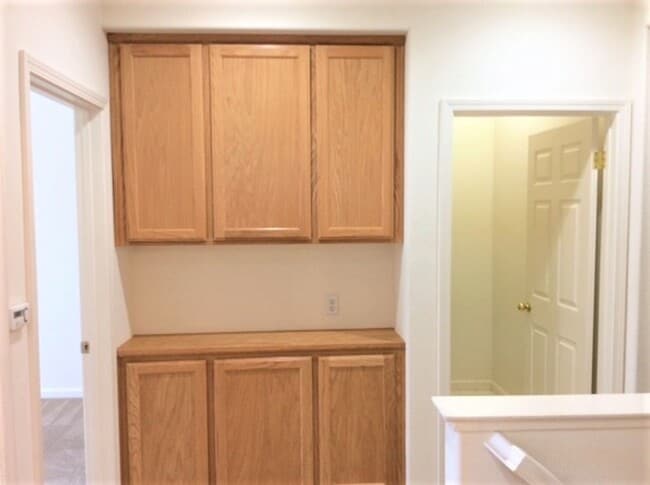 Building Photo - Dublin Townhouse with Solar!  3 Bed 2.5 Ba...