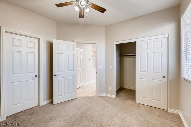 Building Photo - 8318 Hampshire Bay St