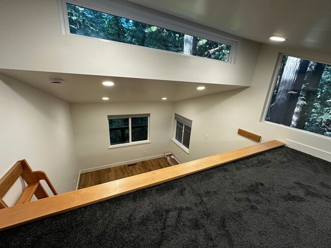 Building Photo - 206 Sequoia Rd