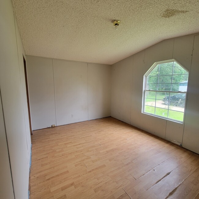 Building Photo - White Oak Properties (304 Pankey)