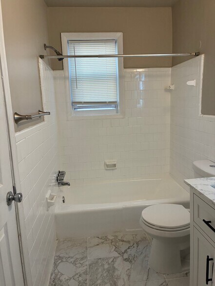 Building Photo - 4919 A St SE