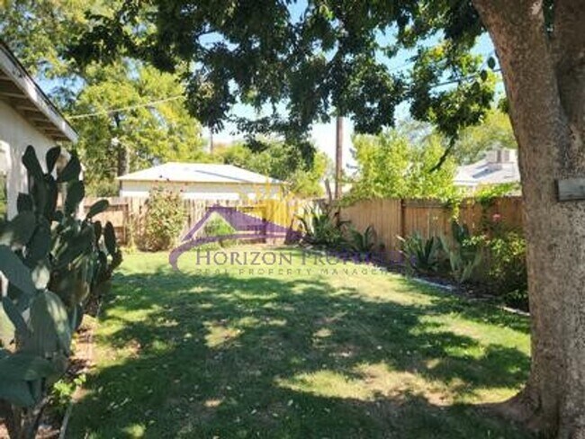 Building Photo - 4570 Orinda Way