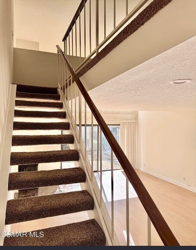 Building Photo - 5714 Skyview Way