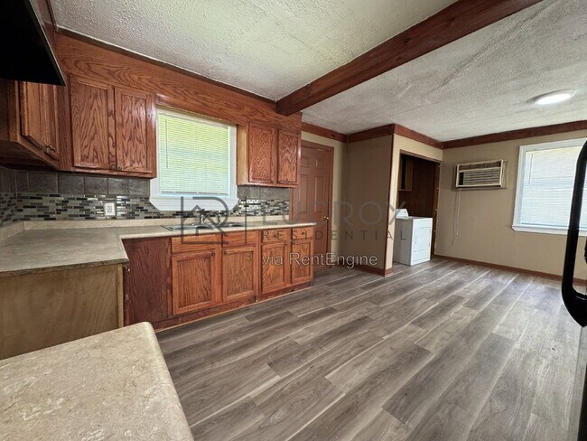 Building Photo - 1335 Morson Rd