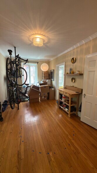 Building Photo - 17 Monmouth Ct