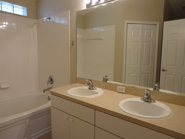 Building Photo - 4937 Whistling Pines Ct