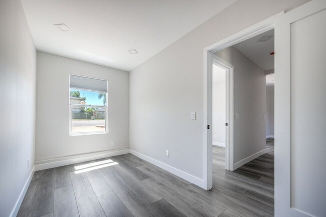 Building Photo - 199 Twin Oaks Cir