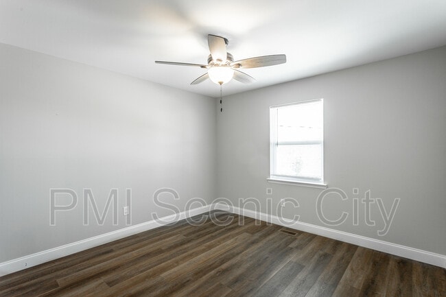 Building Photo - 8128 Fallen Maple Dr