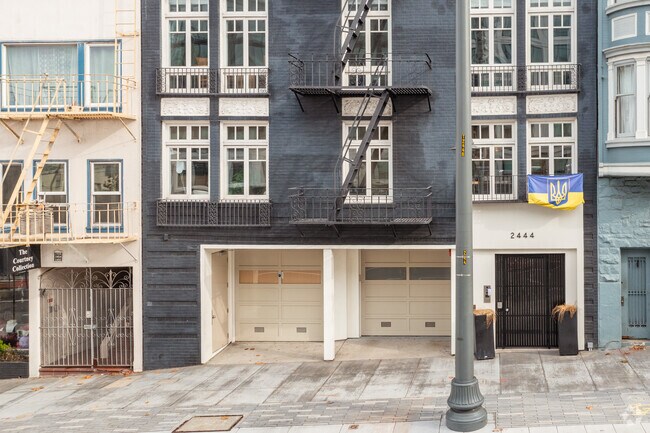 Entrance - 2444-2446 Van Ness Ave