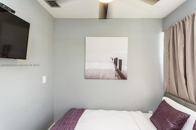 Building Photo - 17620 Atlantic Blvd