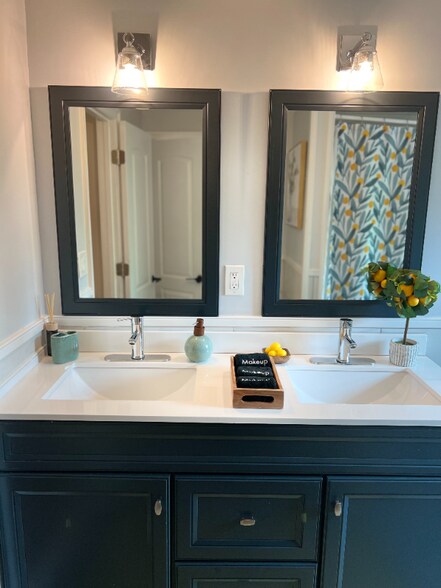 Building Photo - 917 Pinellas St