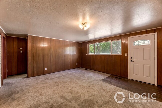 Building Photo - 3151 Quincy Ave