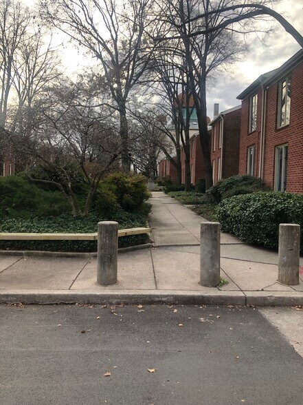 Primary Photo - 252 W Lanvale St
