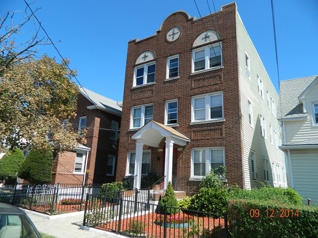 Primary Photo - Drake Avenue Apartments