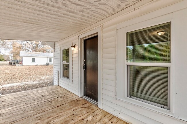 Building Photo - Come see this newly remodeled home!