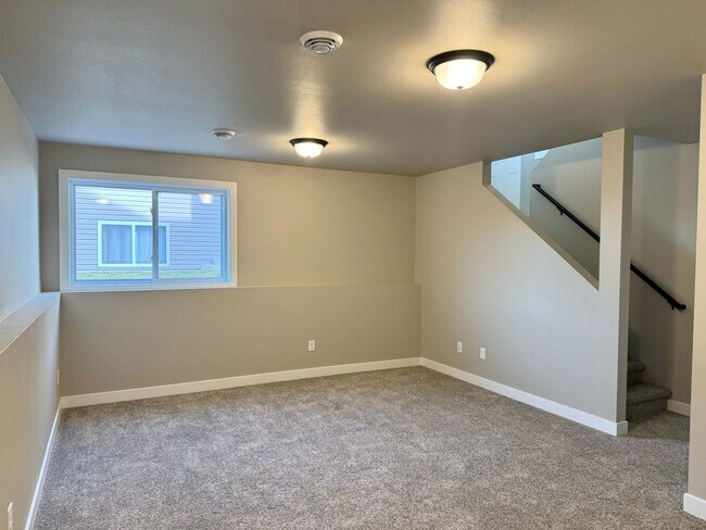 Building Photo - Horace ND - Available Now