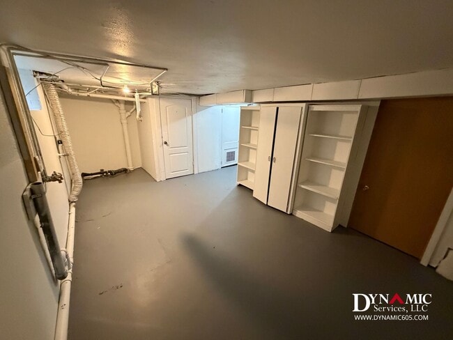 Building Photo - 2409 S Norton Ave
