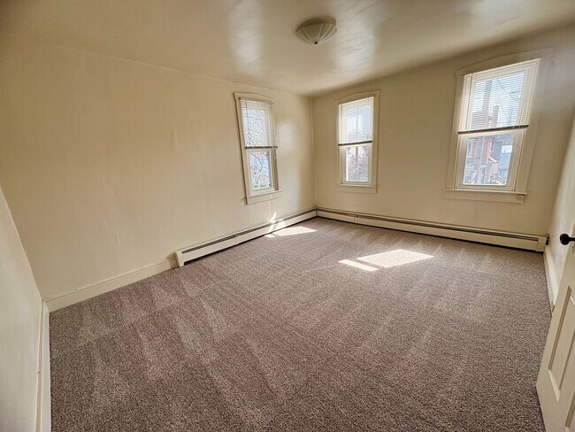 Building Photo - 539-541 S Market St