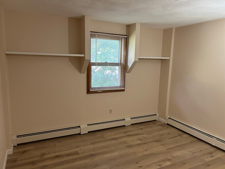 Building Photo - 287 Mayfield Ave