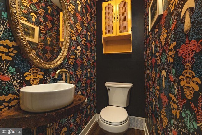 Building Photo - 203 E Rosedale Ave