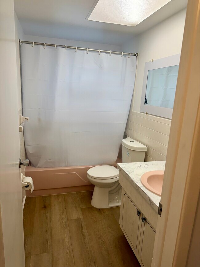 Building Photo - 5202 Overton Dr