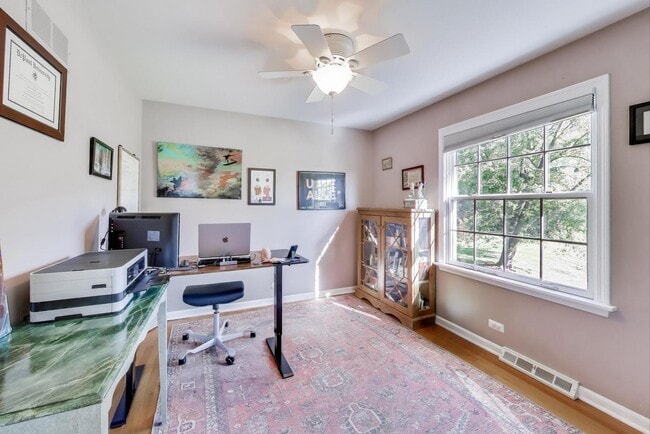 Building Photo - 21301 N Woodland Ave