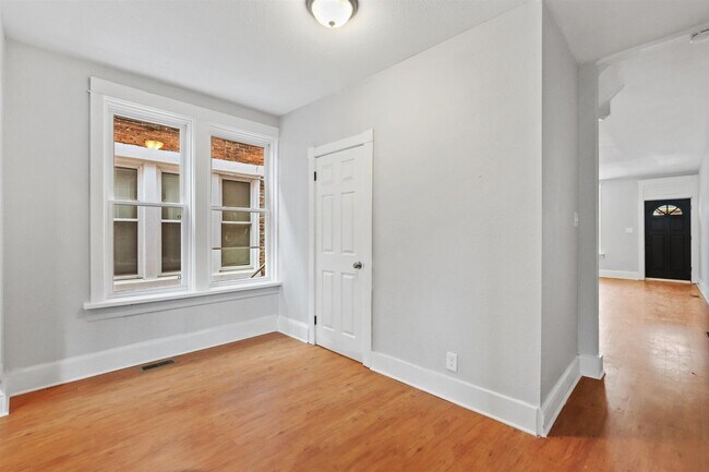 Building Photo - 2626 N 6th St