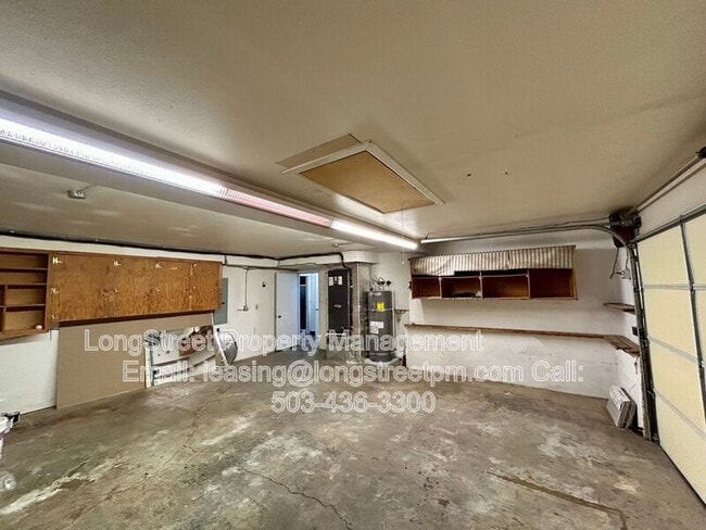 Building Photo - 794 SW Orchard Pl