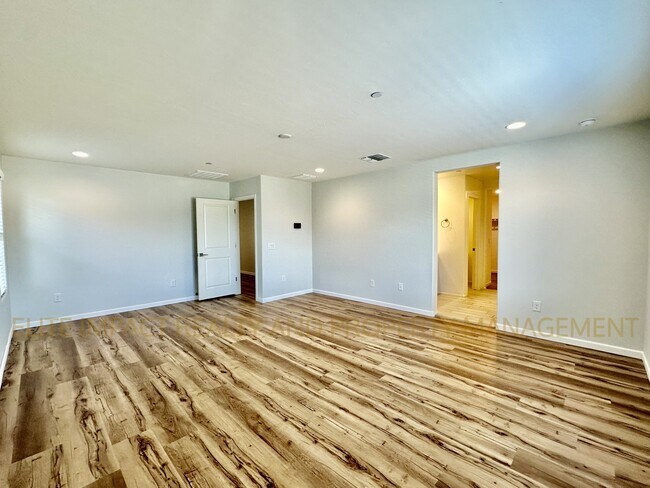 Building Photo - 7201 S Via Gaucho Viejo