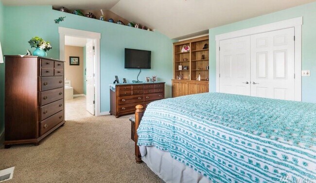 Building Photo - Beautiful 5 Bed/3Ba Single Family Home