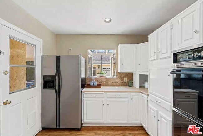 Building Photo - 14024 Peach Grove St