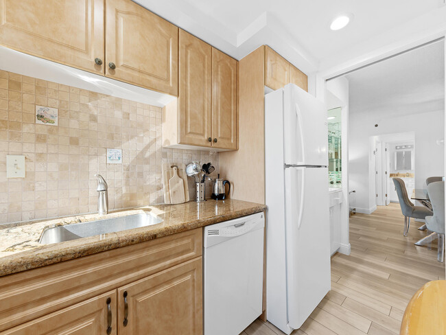 Building Photo - 3301 S Ocean Blvd
