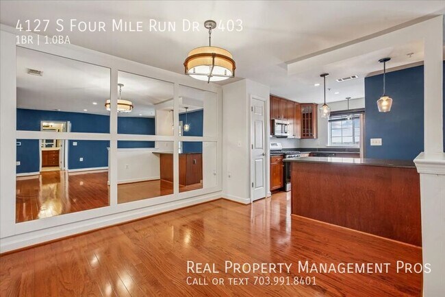 Building Photo - 4127 S Four Mile Run Dr