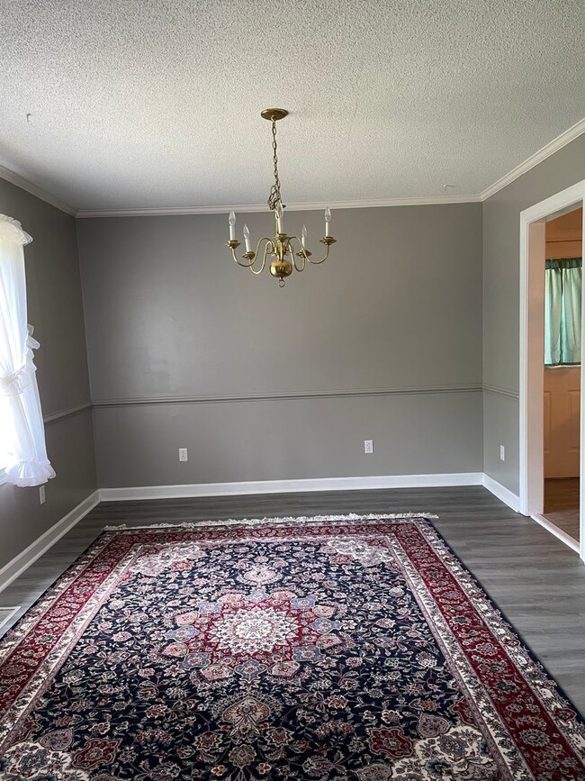 Building Photo - River Bend Rental