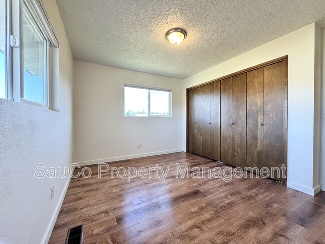 Building Photo - 21965 NW Phillips Rd