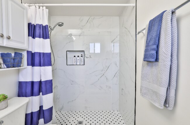 Building Photo - 531 W Del Campo Ave