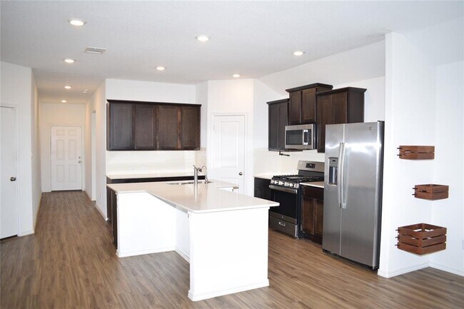 Building Photo - 5808 Bianca Dr