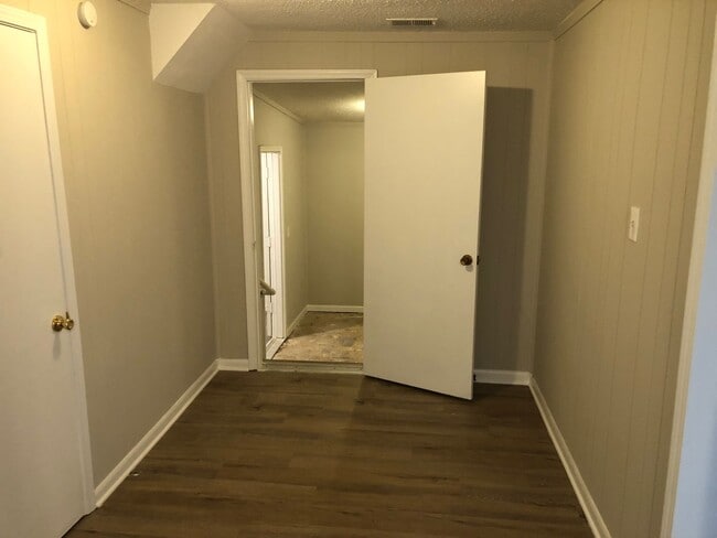 Building Photo - 940 Dougherty St