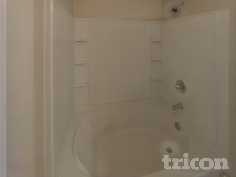 Building Photo - 8617 Silverbell Ln