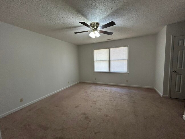 Building Photo - 1145 Peppercorn Ln