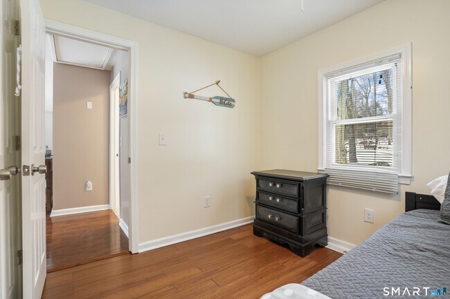 Building Photo - 62 Sherry Ln