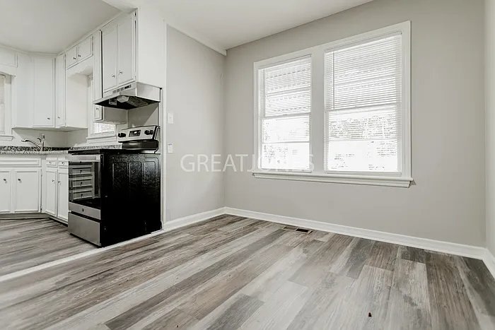 Building Photo - 4102 18th Ave