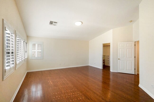 Building Photo - 2120 Waterbury Ln
