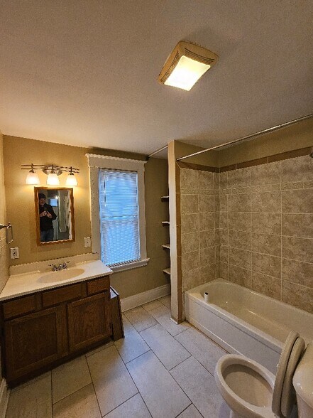 Building Photo - 2809 Glendora Ave